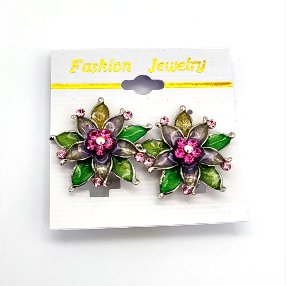 Vintage clip on earrings still on tag